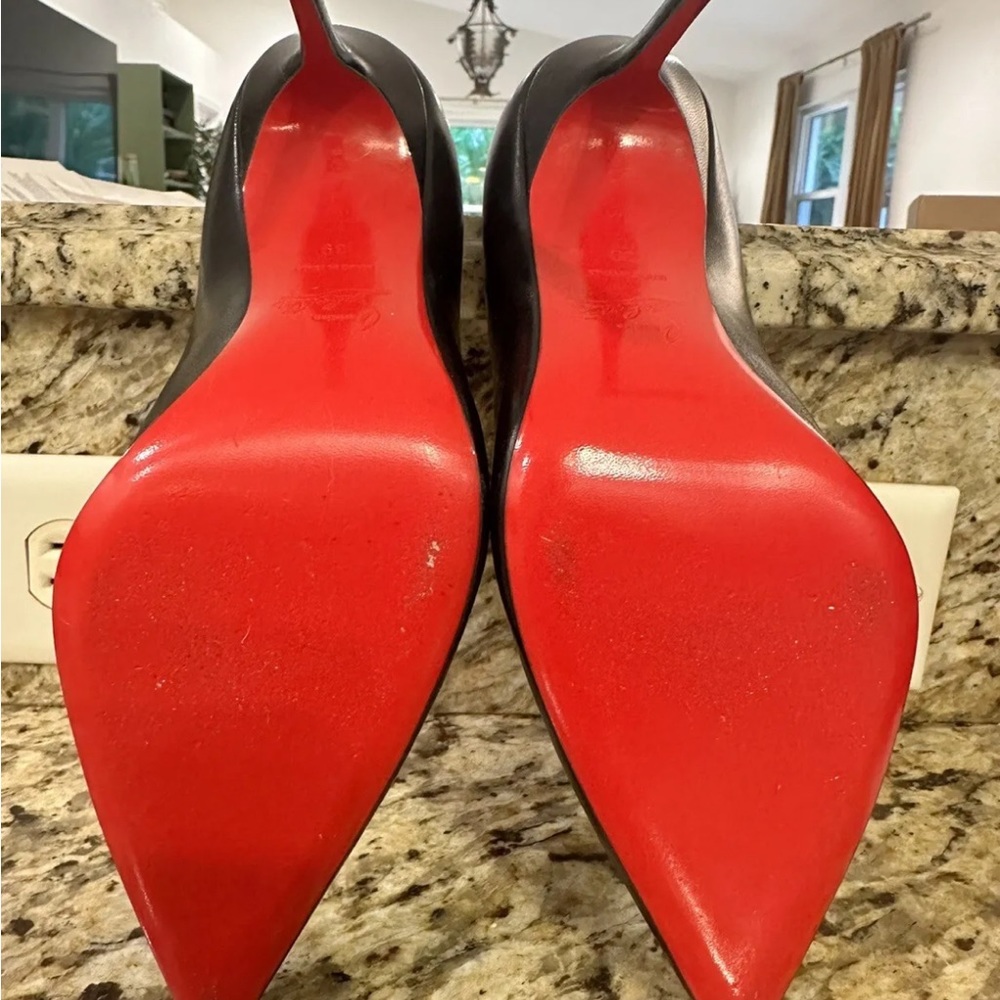 Christian Louboutin Décolleté 554, So Kate 9